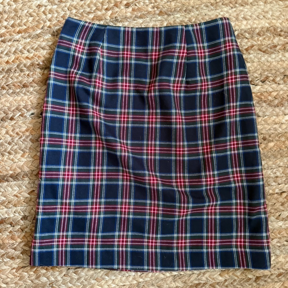 Talbots 2 Petite Blue, Red, and Green Classic Plaid Skirt - Picture 4 of 7